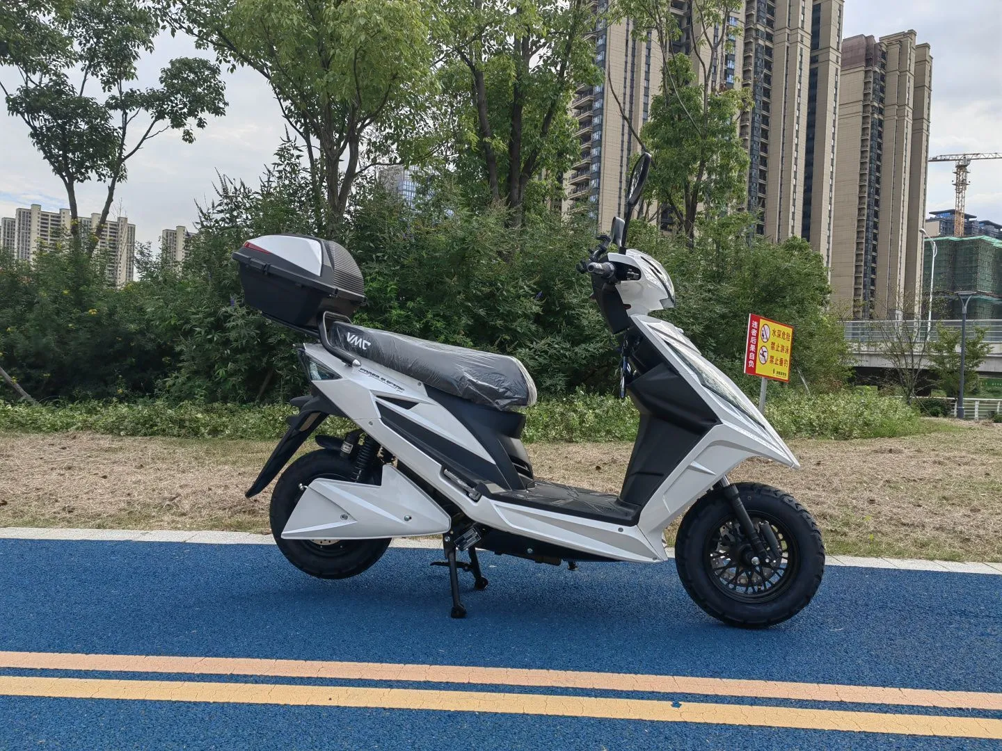 Электроскутер Vento (Венто) VMC ICORSA (3000W, 40V/72Ah) WHITE